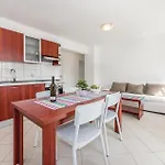 1 Bedroom Cozy In