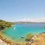 1 Bedroom Cozy In Apartmán Grebaštica