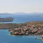 1 Bedroom Cozy In Apartmán Grebaštica
