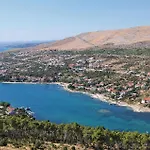 1 Bedroom Cozy In *