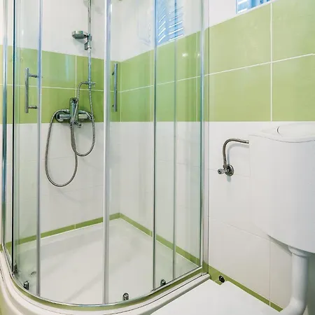 Lovely Apartment In Grebastica With Wifi Grebastica