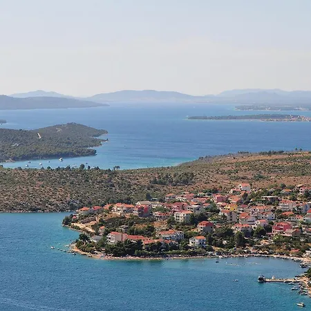 Lovely Apartment In Grebastica With Wifi Apartman Grebastica