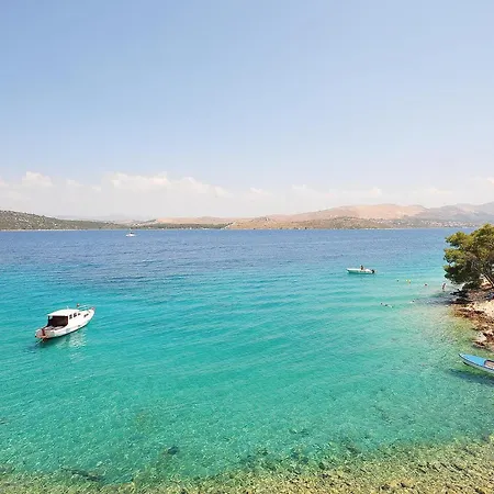 1 Bedroom Cozy In Grebaštica