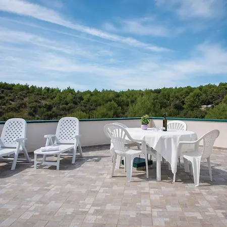 Lovely Apartment In Grebastica With Wifi Apartman *