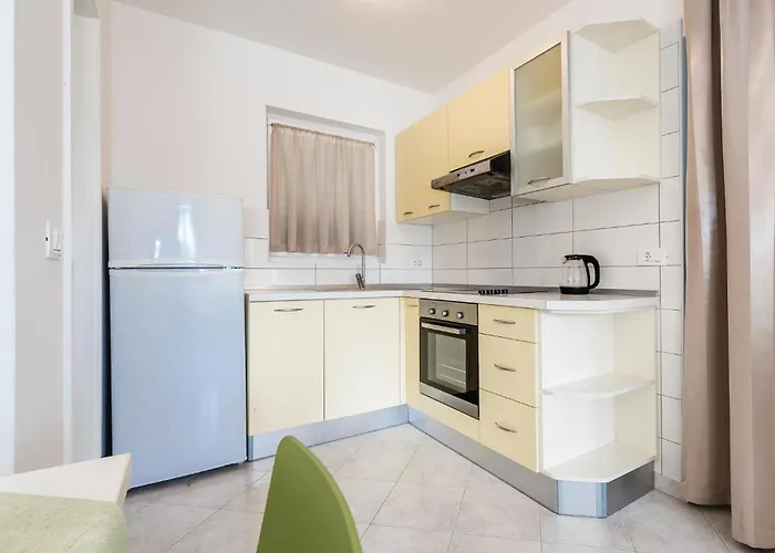 1 Bedroom Cozy In Grebaštica