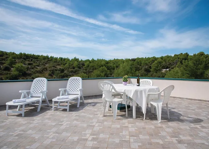 1 Bedroom Cozy In Appartement *