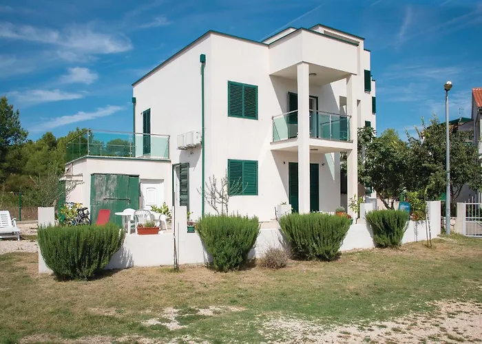 1 Bedroom Cozy In * Grebaštica